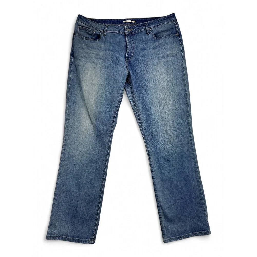Levi's Women's Straight Leg Jeans Plus Size‎ 24 Light Wash